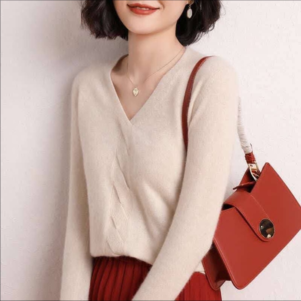 Sweater - Picture 4 of 4